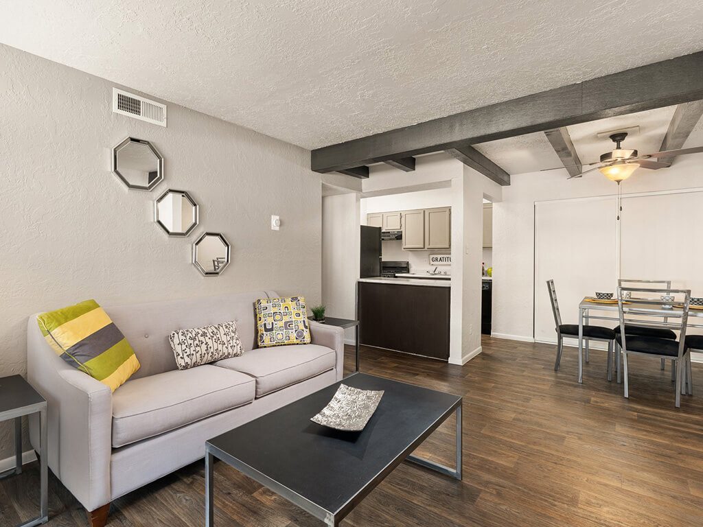 ¡Ven a ver por qué a nuestros residentes les encanta vivir aquí! - Mission Hill Apartments