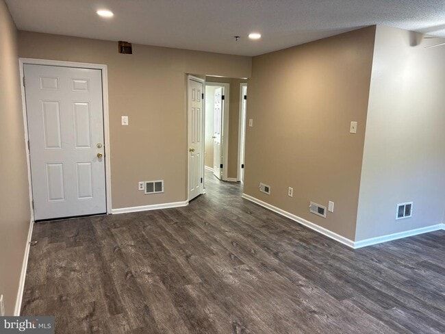 Foto del edificio - 221 Highland Blvd