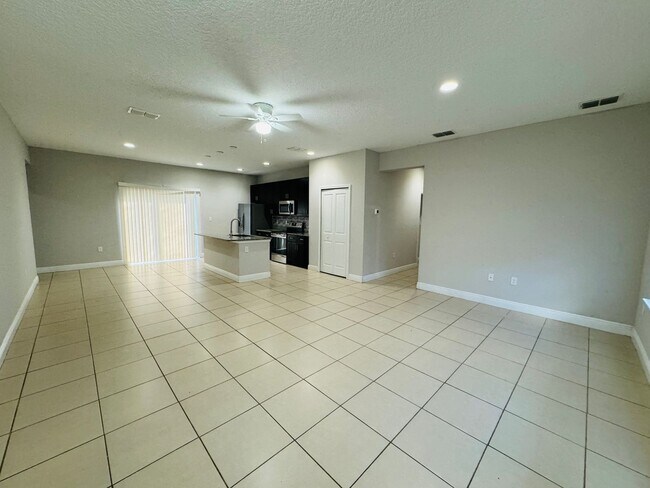 Building Photo - 4 Br/2 Ba Home!  Move in ready in 2 weeks