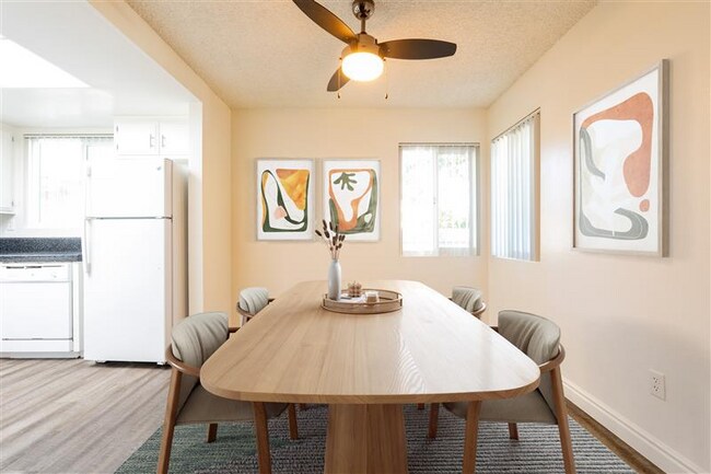 Foto del edificio - 1130 Meadow Lake Dr