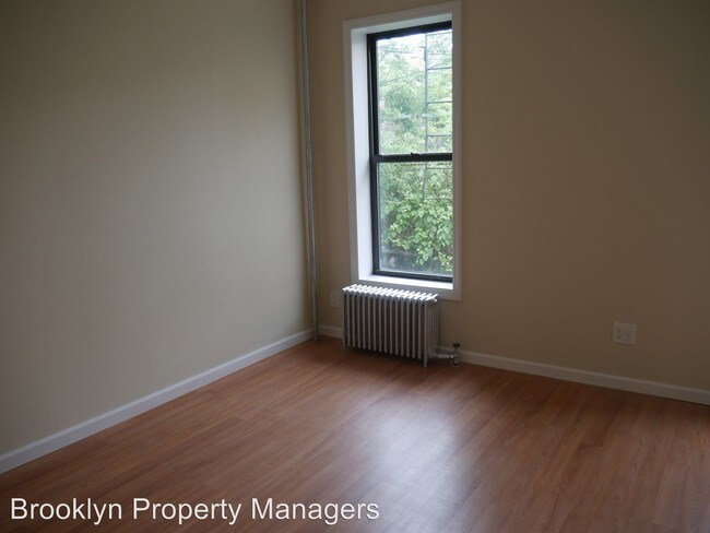 Building Photo - 227 56th St