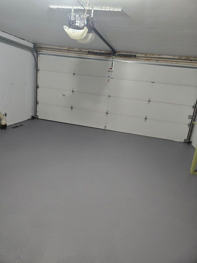 Building Photo - 2948 Klein St