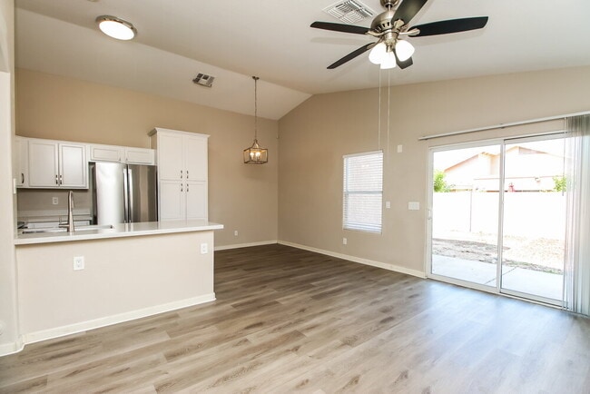 Building Photo - 1652 N Serina