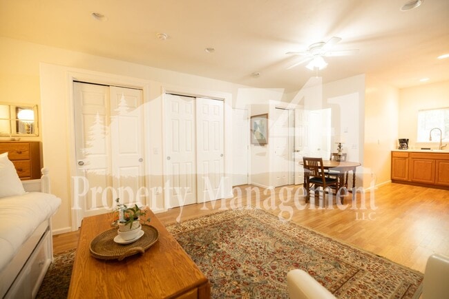 Building Photo - FURNISHED OR UNFURNISHED ADU STUDIO – In-U...