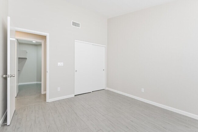 Foto del edificio - 8868 Hersey Way