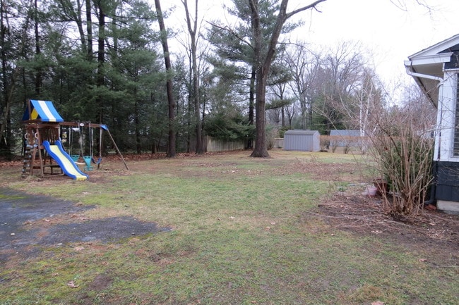 Building Photo - 24 Llewellyn Dr