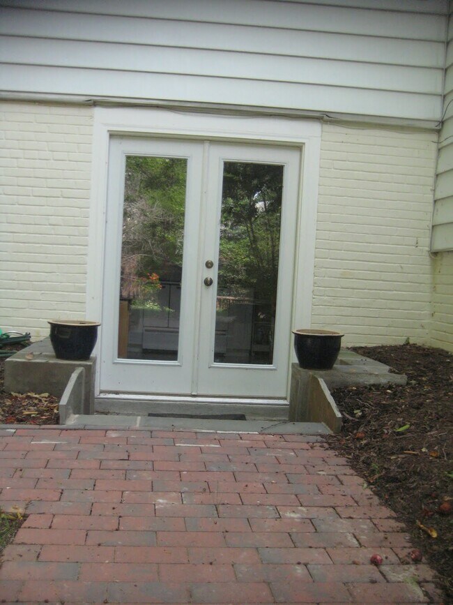 Building Photo - 3637 Tilden St NW