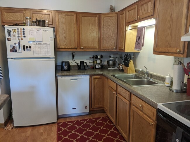 Kitchen - 1014 10th Ave N