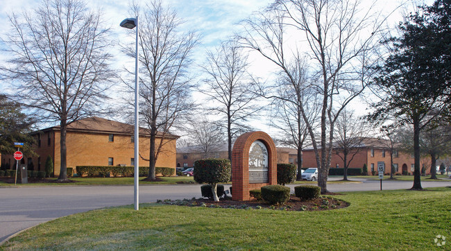 Green Tree Apartments - Chesapeake, VA | Apartments.com