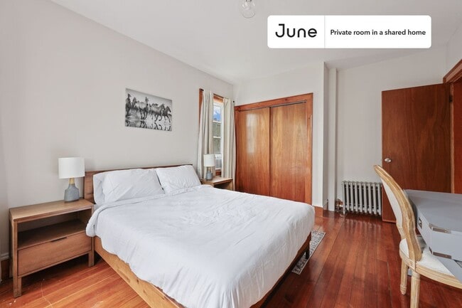 Building Photo - Room in Shared 4 bed/1 bath home