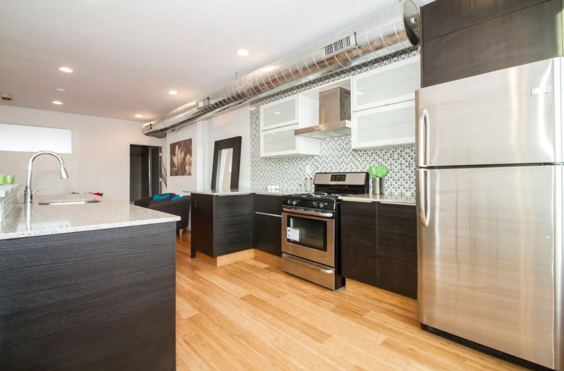 Foto principal - 459 E Girard Ave