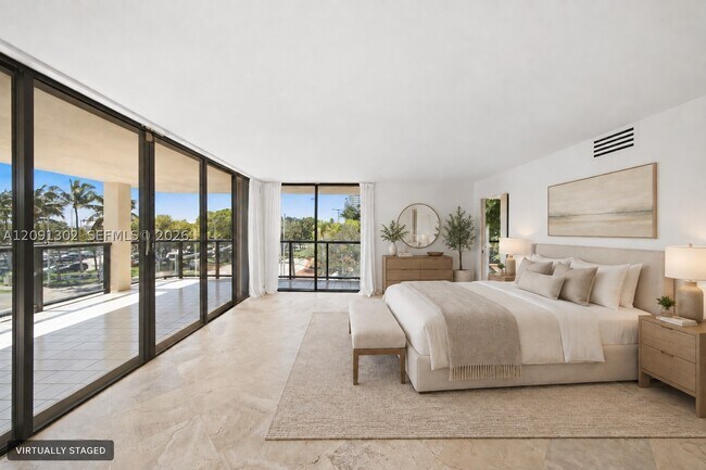 Foto del edificio - 2575 S Bayshore Dr