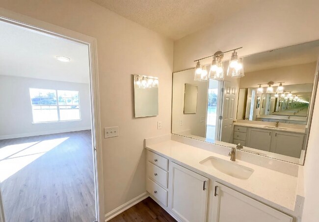 Foto del edificio - 976 Tammy Cove Ln