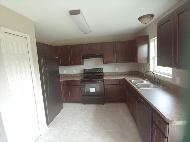 Foto del edificio - 489 Marion Oaks Blvd