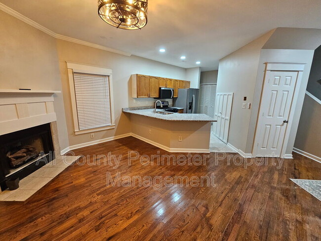 Building Photo - 320 Harden St SE