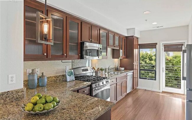 Kitchen - 2nd Floor - 502 Zephyr Dr