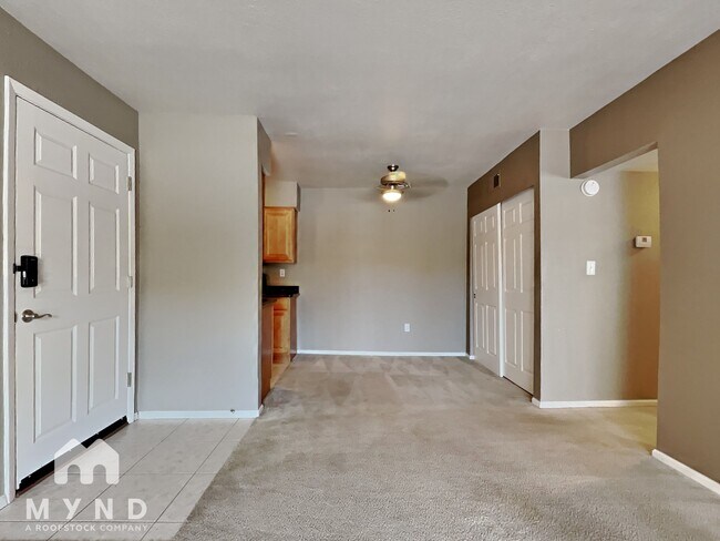 Foto del edificio - 5877 N Granite Reef Rd
