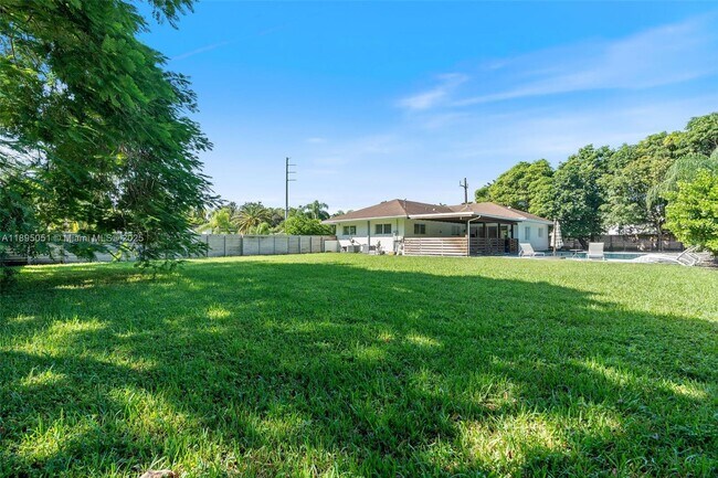 Foto del edificio - 8121 SW 97th Terrace