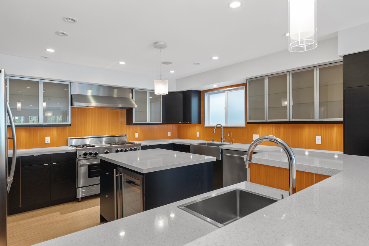 Gorgeous Kitchen - 416 6th St