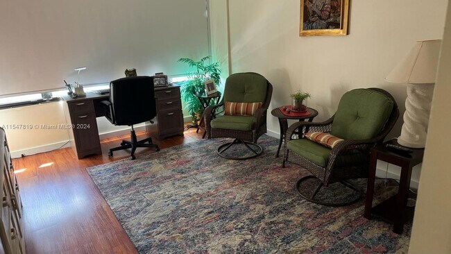 Foto del edificio - 780 NE 69th St