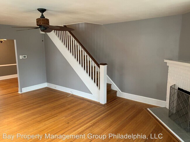 Building Photo - 3 br, 1.5 bath House - 4010 Berry Ave