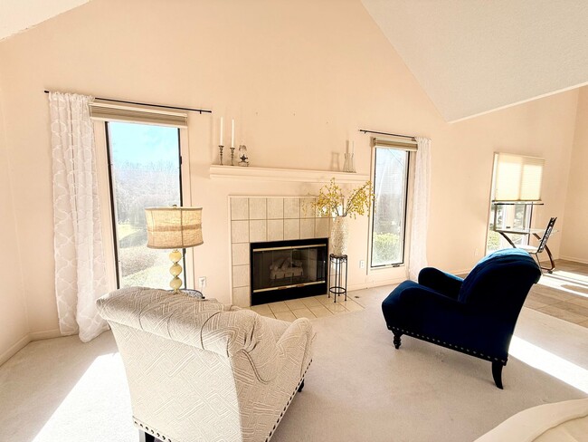 Building Photo - Spacious Home in Kenmure