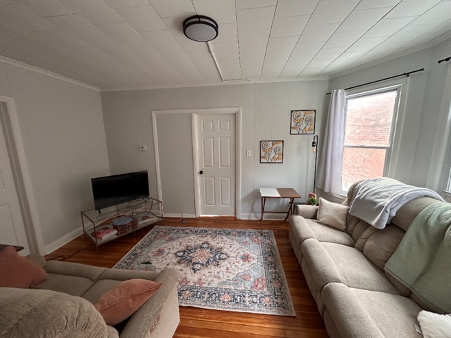 Foto del edificio - 451 New Park Ave