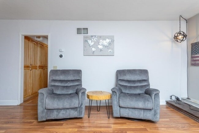 Building Photo - 2066 Placer St