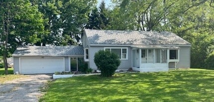 Building Photo - 2696 Spencerport Rd