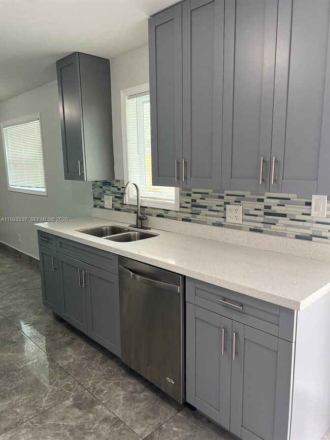 Foto del edificio - 2627 NW 3rd St