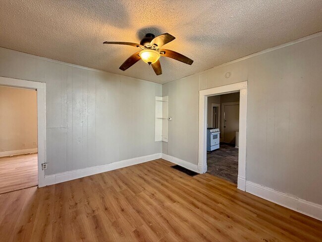 Foto del edificio - 1445 S Hydraulic Ave