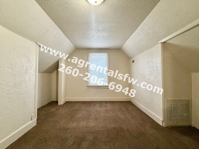 Foto del edificio - 2828 Raymond St