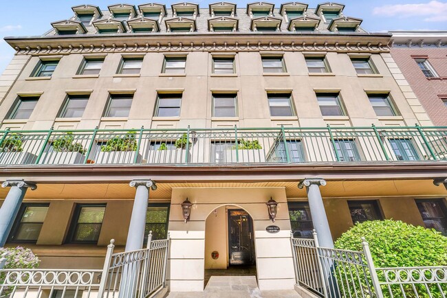 Building Photo - 600 Hudson St