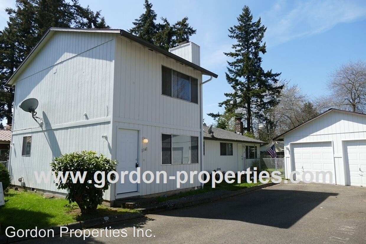 Primary Photo - 1141-1143 NE 120th Ave