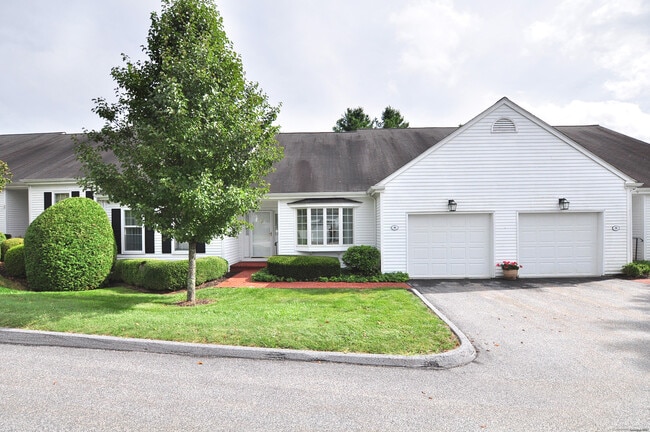 Building Photo - 8 Dickinson Ct