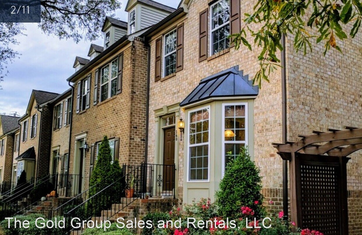 Foto principal - 2 br, 2.5 bath House - 264 W Bland Street
