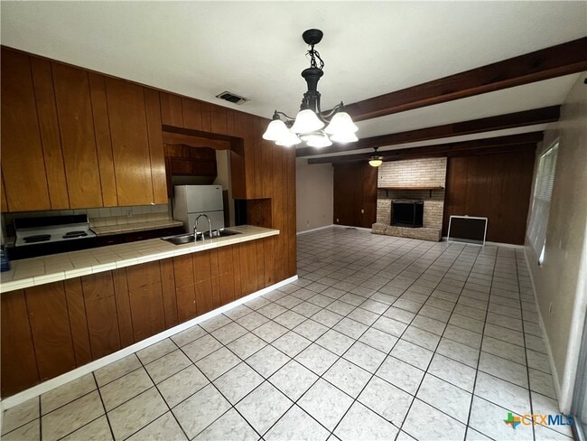 Building Photo - 1004 Hillyer St