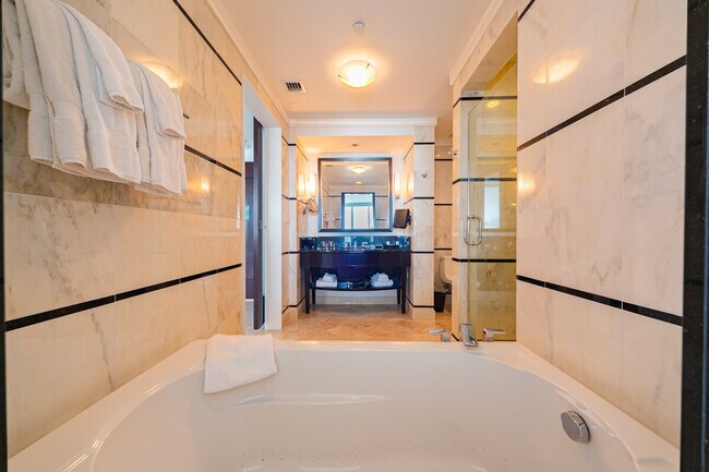 Building Photo - 4401 Collins Ave