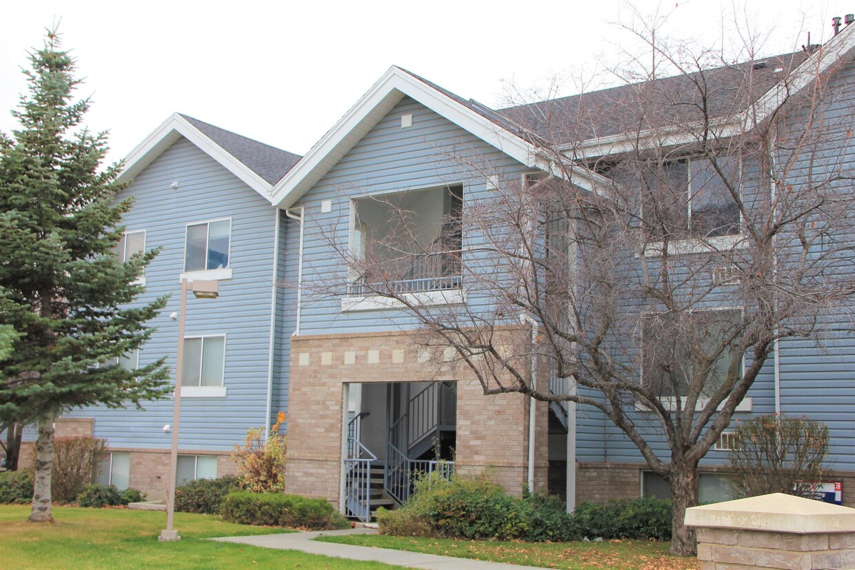 Primary Photo - 1541 Riverside Ave