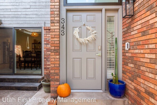 Foto del edificio - 4 br, 4 bath House - 343 S. 660 E. Cir