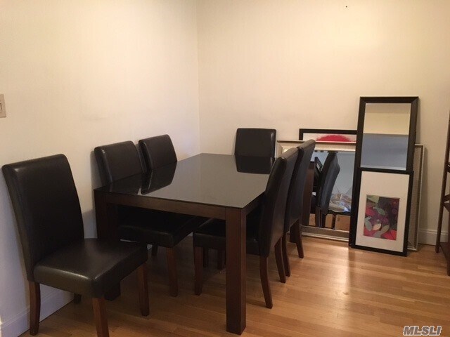 Foto del edificio - 61-21 69th Ln