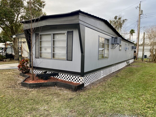 Foto del edificio - 1134 Lakewood Cir E