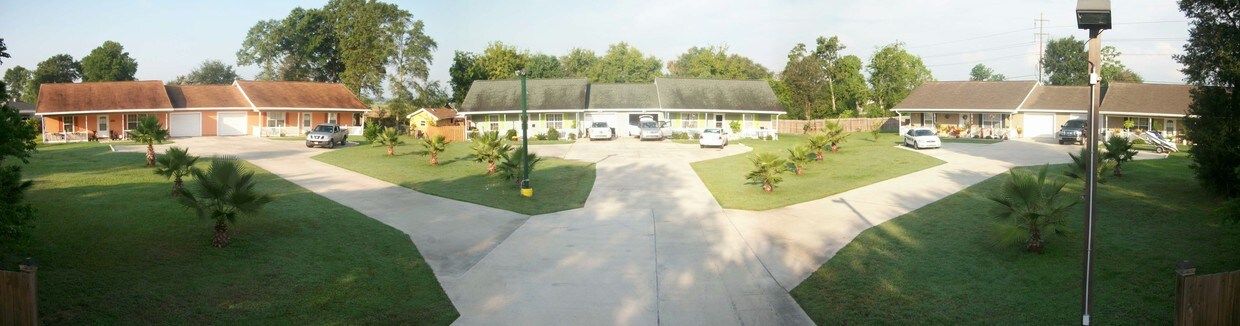 Primary Photo - 5520 W Pinewood Dr