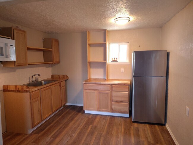 Foto del edificio - Available for Immediate Move - 1 Bed 1 Bath - Utilities included OPEN HOUSE 05/09/26 12-2