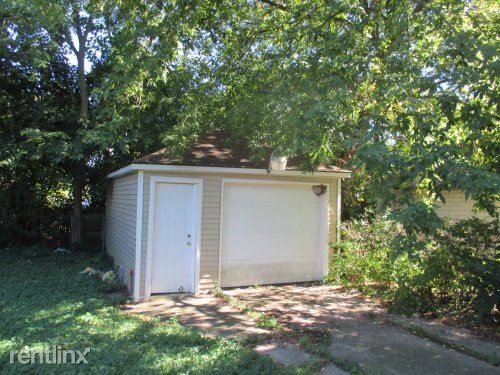 Building Photo - 10468 Balfour Rd