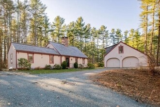 Building Photo - 16 King Philip Trl