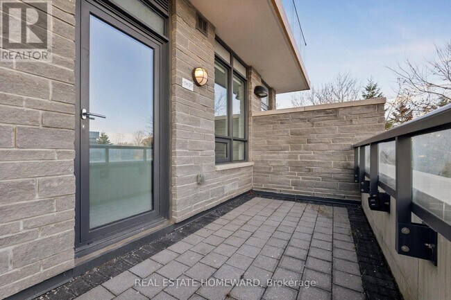 Building Photo - 1245 Bayly St