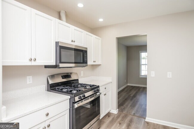 Building Photo - 7817 Cambridge Dr