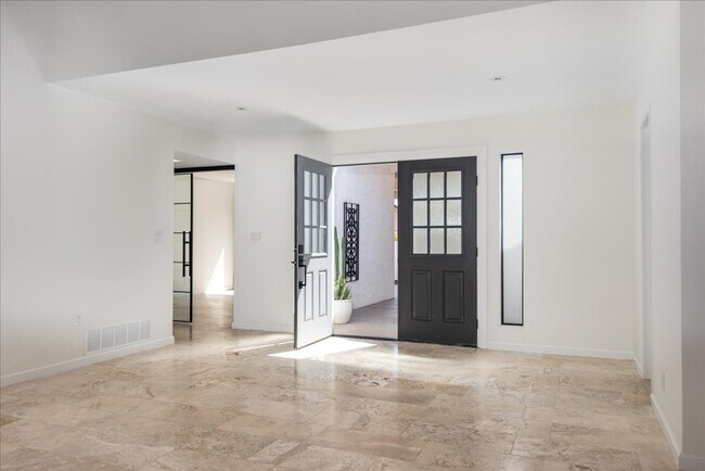 Building Photo - 37721 Los Cocos Dr W