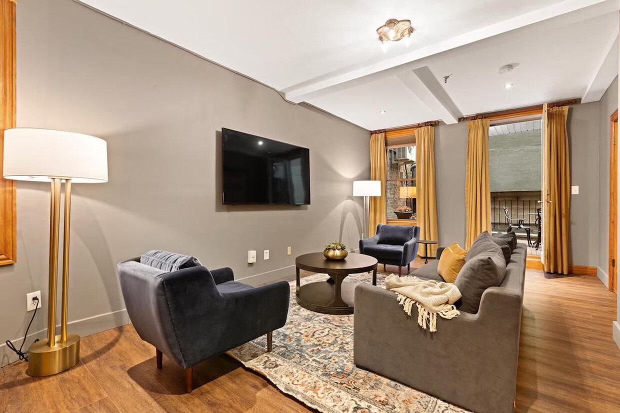 Primary Photo - 38-03 24th St